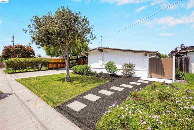 2571 Ocala St, Hayward, CA 94545