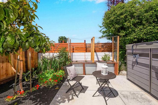 2571 Ocala St, Hayward, CA 94545