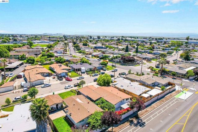 2571 Ocala St, Hayward, CA 94545