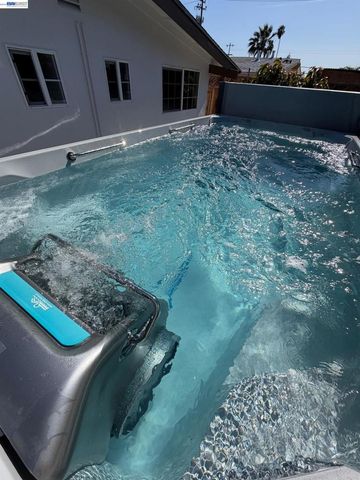 2571 Ocala St, Hayward, CA 94545