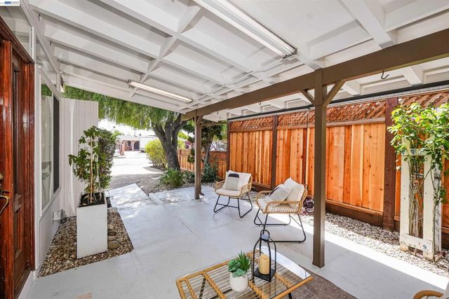 2571 Ocala St, Hayward, CA 94545