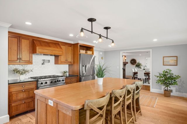 69 Central Street, Newbury, MA 01922