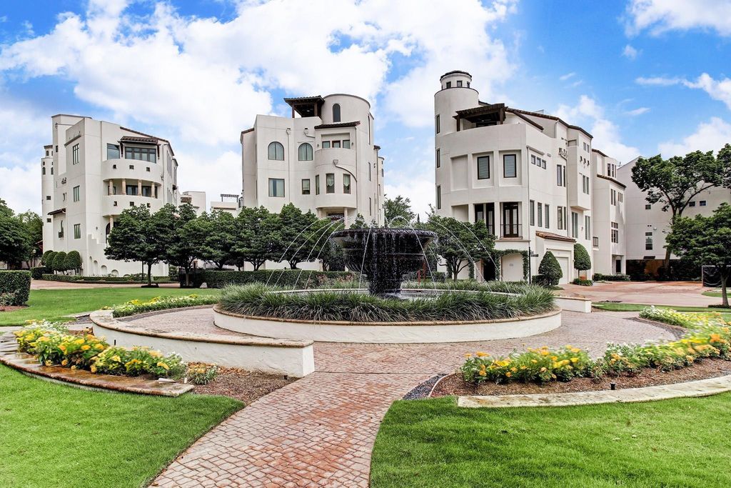 5231 Calle Montilla Place, Houston, TX 77007