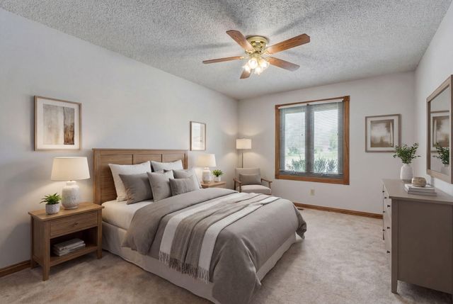 1476 E Peartree Drive, Ozark, MO 65721