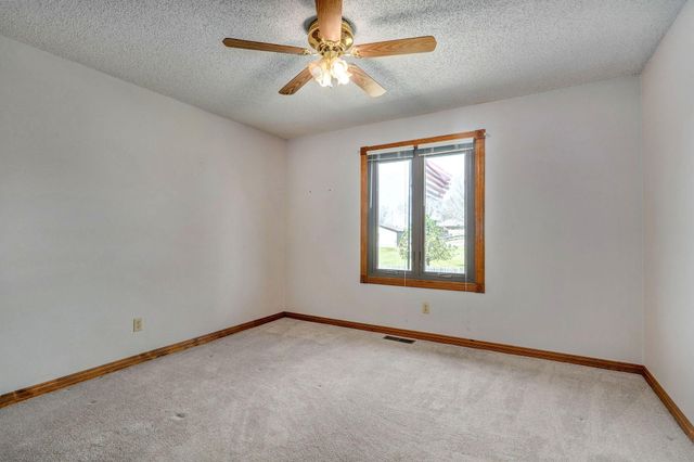 1476 E Peartree Drive, Ozark, MO 65721