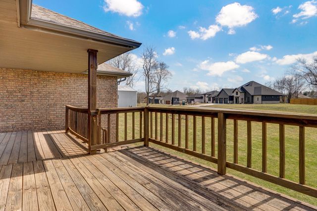 1476 E Peartree Drive, Ozark, MO 65721