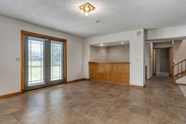 1476 E Peartree Drive, Ozark, MO 65721