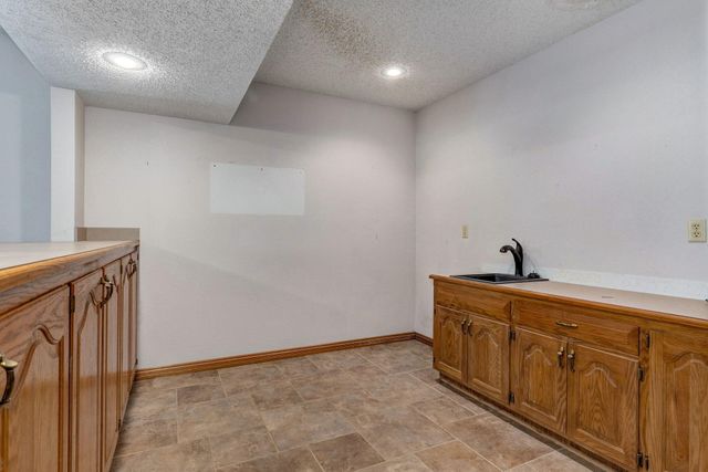 1476 E Peartree Drive, Ozark, MO 65721