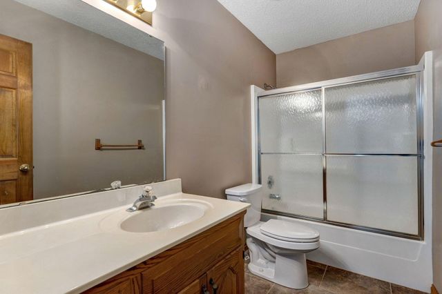 1476 E Peartree Drive, Ozark, MO 65721