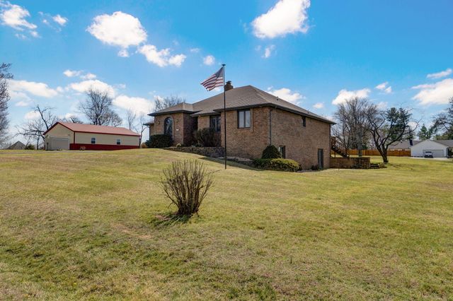 1476 E Peartree Drive, Ozark, MO 65721