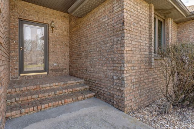 1476 E Peartree Drive, Ozark, MO 65721