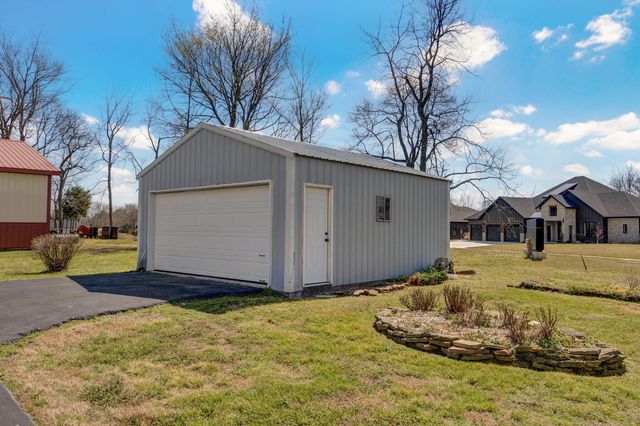 1476 E Peartree Drive, Ozark, MO 65721