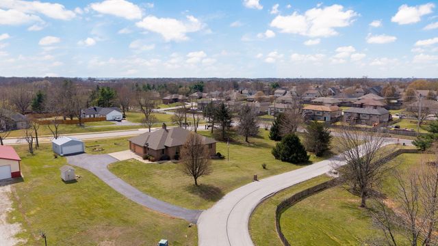 1476 E Peartree Drive, Ozark, MO 65721