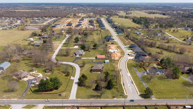 1476 E Peartree Drive, Ozark, MO 65721