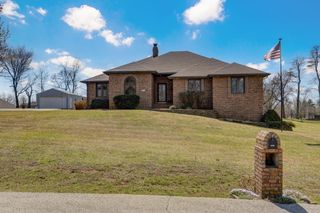 1476 E Peartree Drive, Ozark, MO 65721