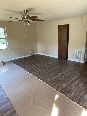 208 Lake Street, Ola, AR 72853