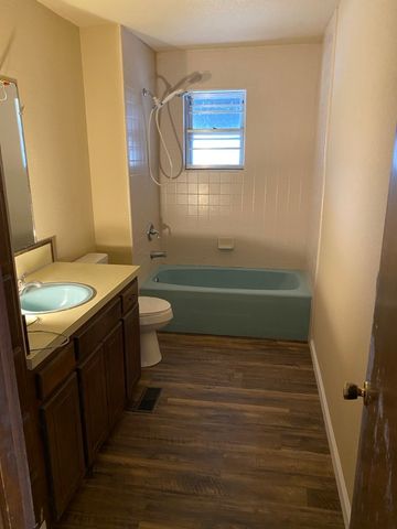 208 Lake Street, Ola, AR 72853