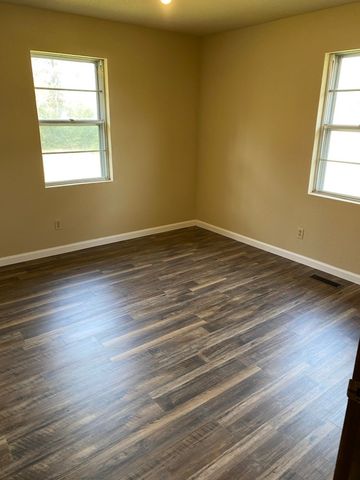 208 Lake Street, Ola, AR 72853