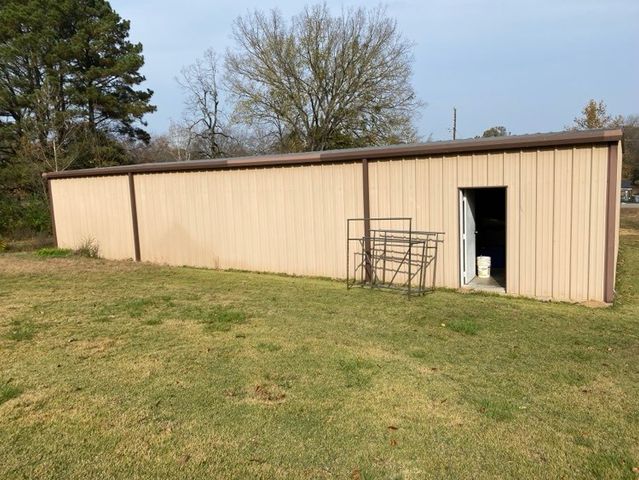 208 Lake Street, Ola, AR 72853