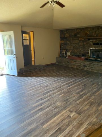 208 Lake Street, Ola, AR 72853