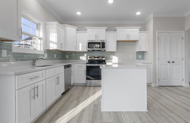 2684 Brewster Dr, Clarksville, TN 37042