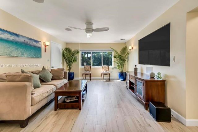 222 SW 7th St, Dania Beach, FL 33004