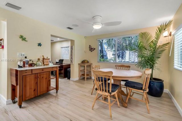 222 SW 7th St, Dania Beach, FL 33004