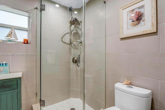 222 SW 7th St, Dania Beach, FL 33004