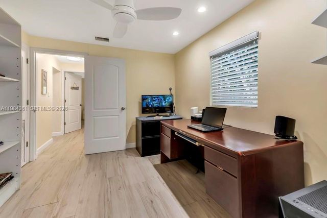 222 SW 7th St, Dania Beach, FL 33004