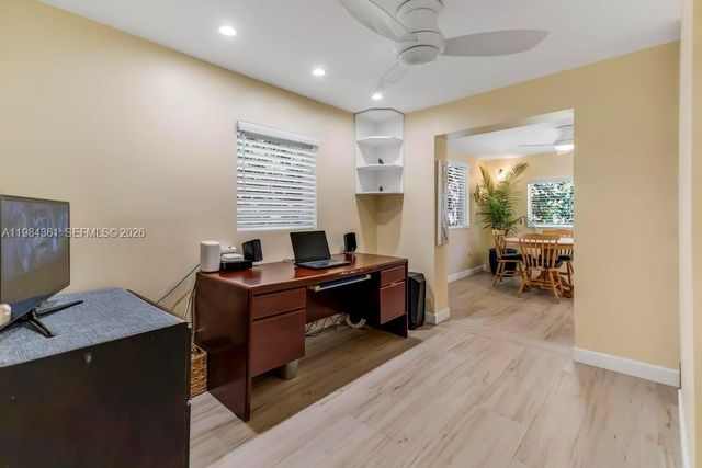 222 SW 7th St, Dania Beach, FL 33004