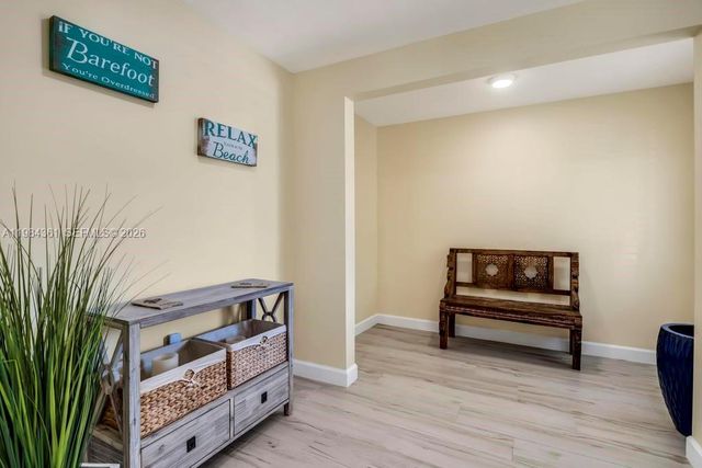 222 SW 7th St, Dania Beach, FL 33004