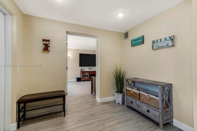 222 SW 7th St, Dania Beach, FL 33004