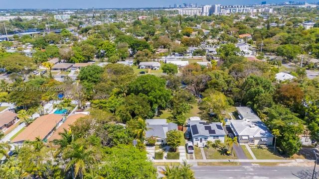 222 SW 7th St, Dania Beach, FL 33004