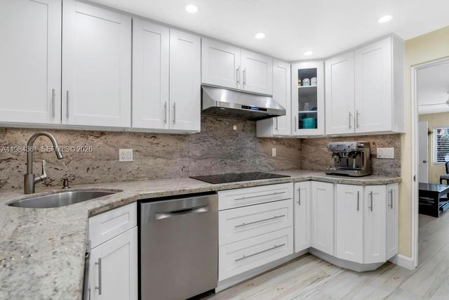 222 SW 7th St, Dania Beach, FL 33004