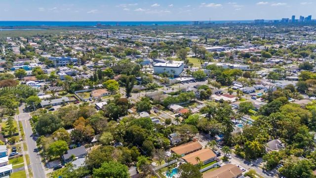 222 SW 7th St, Dania Beach, FL 33004