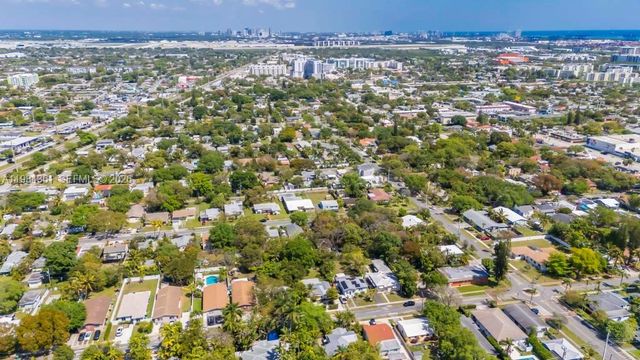 222 SW 7th St, Dania Beach, FL 33004