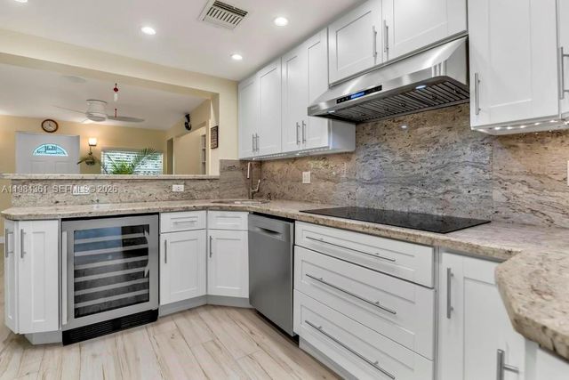 222 SW 7th St, Dania Beach, FL 33004