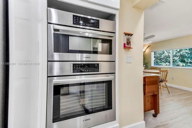 222 SW 7th St, Dania Beach, FL 33004