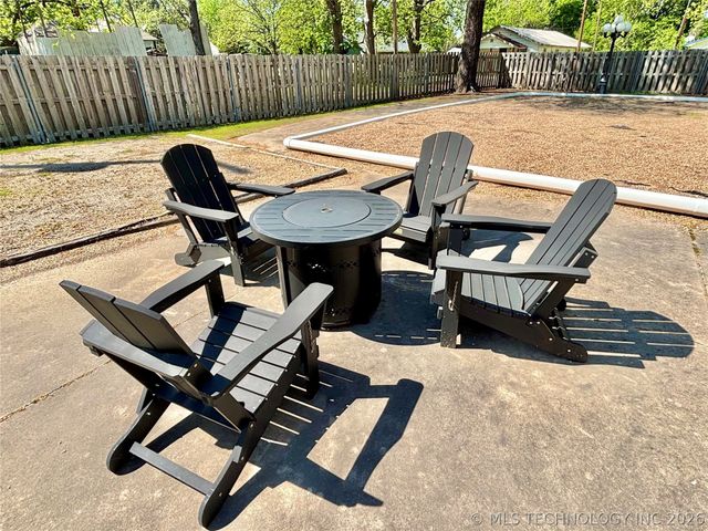 607 NE 2nd Street, Stigler, OK 74462
