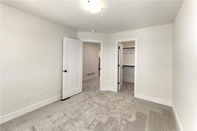 3949 SW Flintrock Drive, Lee's Summit, MO 64082