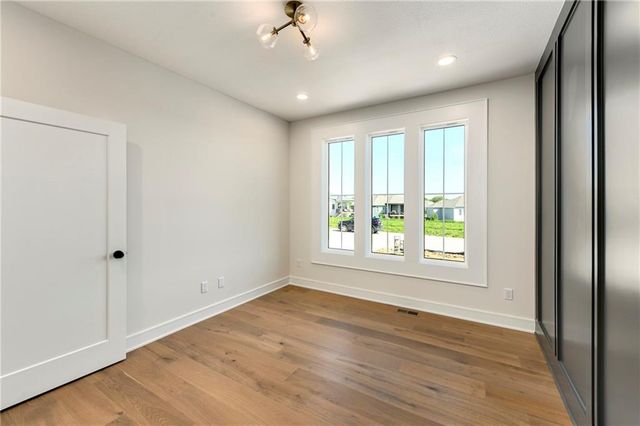 3949 SW Flintrock Drive, Lee's Summit, MO 64082