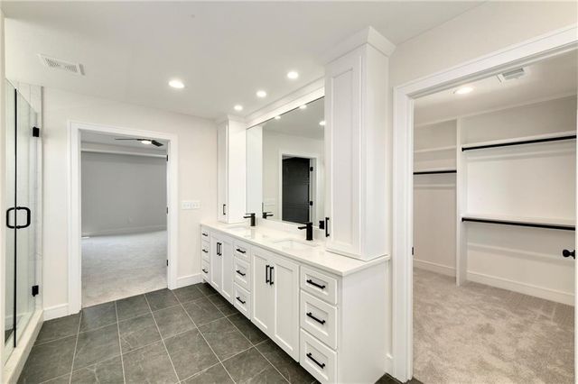 3949 SW Flintrock Drive, Lee's Summit, MO 64082
