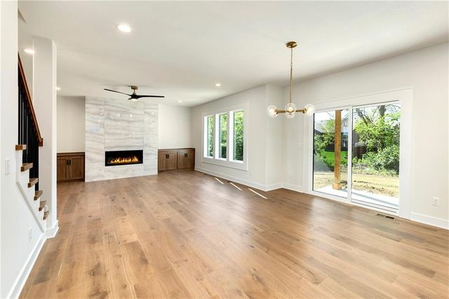 3949 SW Flintrock Drive, Lee's Summit, MO 64082