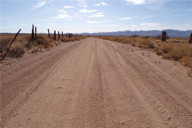 32210033 E Siesta Road, Kingman, AZ 86409