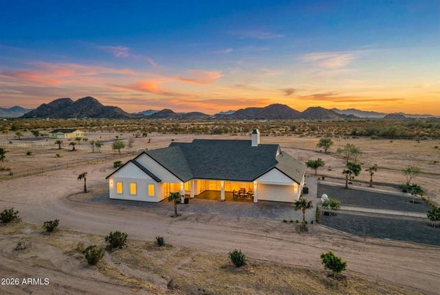 233 N PETTOSHAS Drive, Maricopa, AZ 85139