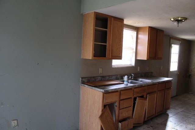 1214 W 48th Street, North Little Rock, AR 72118