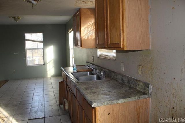 1214 W 48th Street, North Little Rock, AR 72118