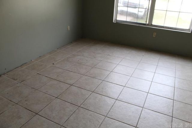 1214 W 48th Street, North Little Rock, AR 72118