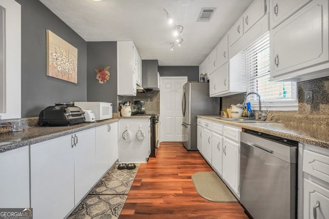 20 Lamp Post Court, Stockbridge, GA 30281