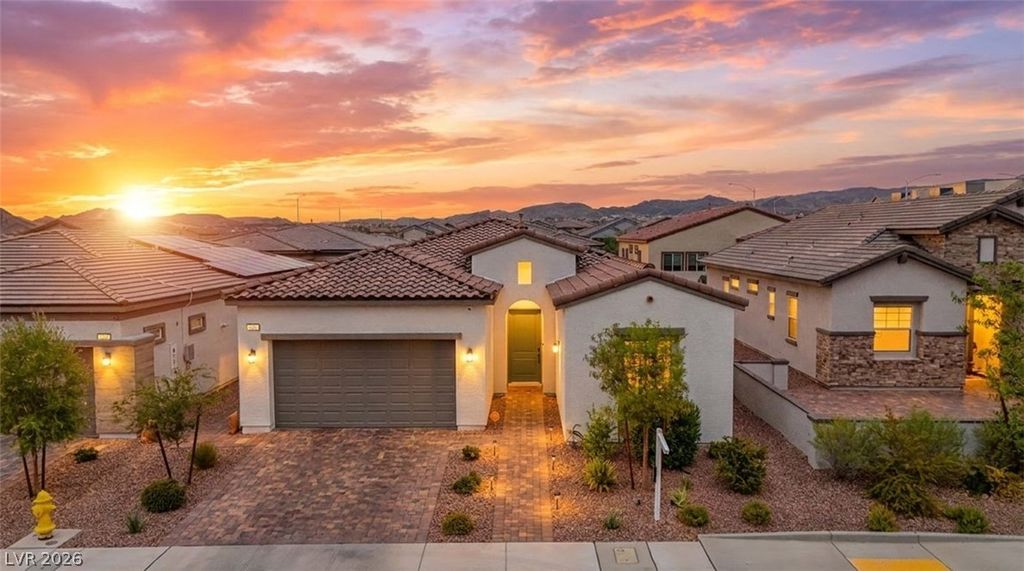812 Klamath Springs Street, Henderson, NV 89011 — exterior